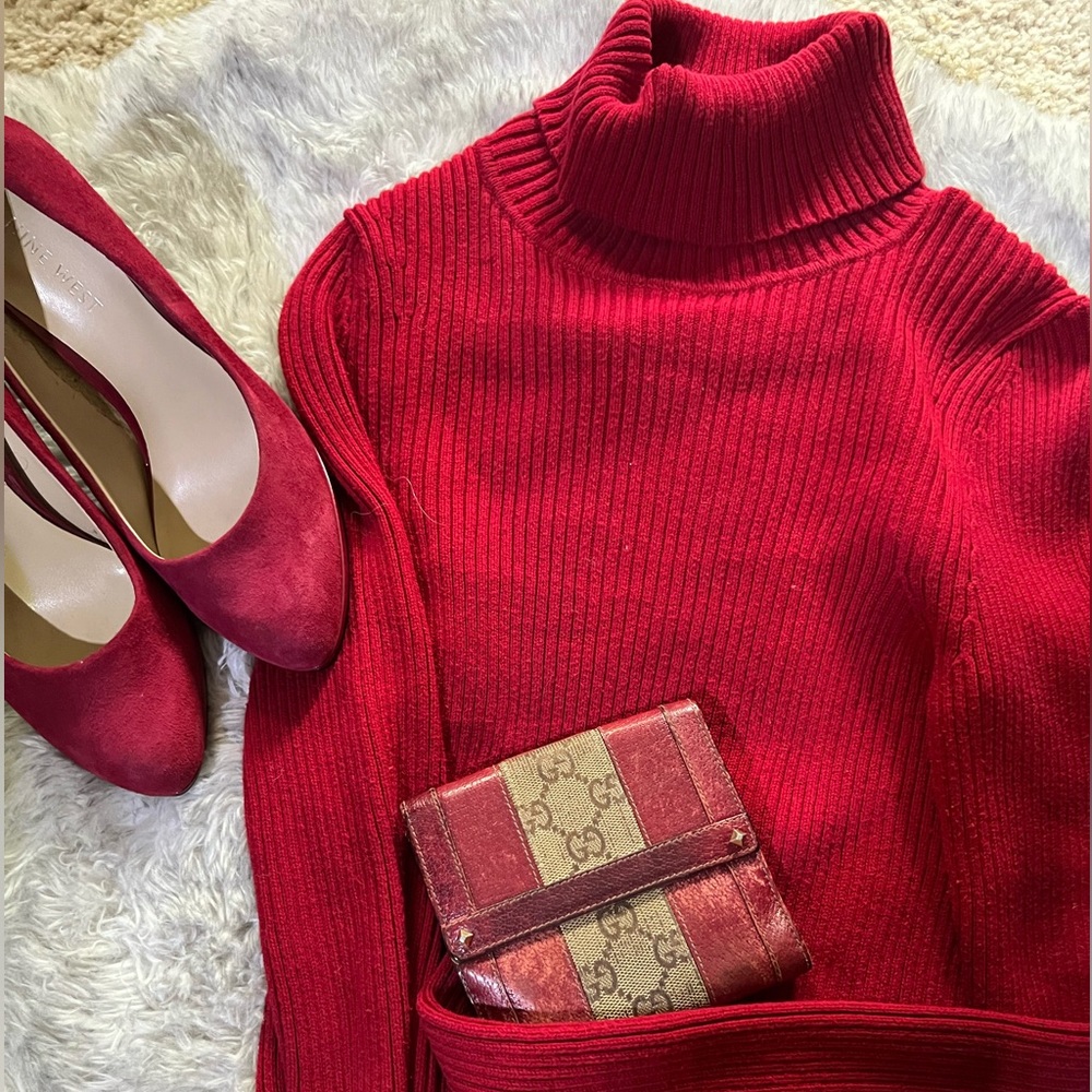 GUCCI authentic monogram VINTAGE RED Bifold wallet w/ pyramid studs GUC!!!